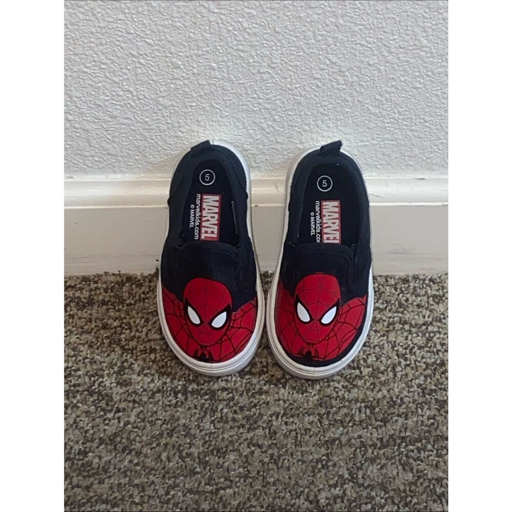 Marvel Spider-Man Red and Black Sneakers Kids Size 5 Shoes